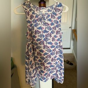 Adorable fish top size small